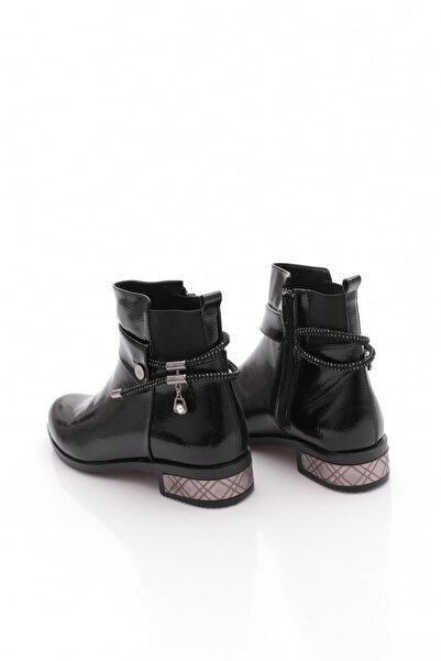 DGN 1720-2027 Жіночі короткі черевики на підборах з ланцюжком та аксесуарами