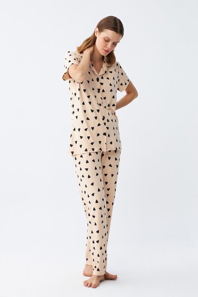Akbeniz Women's Cream Color Heart Patterned Front Buttoned Pajama Set