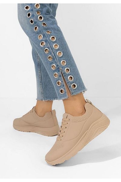 B T Shoes Adidași în picioarele Madonnei