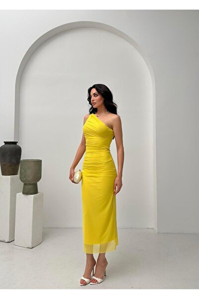 Serica Moda Rochie midi galbenă cu un singur umăr