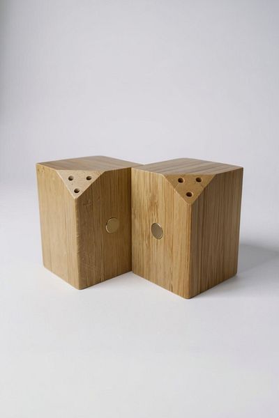 UCR HOME Bamboo Corner Magnetic Twin Wooden Salt and Pepper Shaker Spice Rack Pepper Shaker 5X7