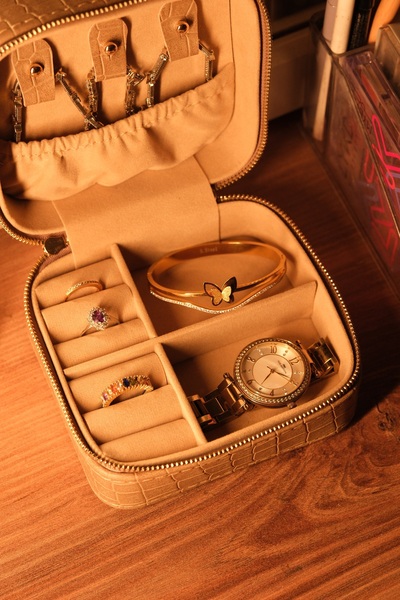 TASKUTU Leather Jewelry Box - Stylish Organizer Mini Leather Jewelry Organizer