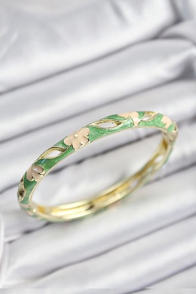 Clariss Mineli Brass Green and Cream Flower Motif Gold Color Women's Handcuffs
