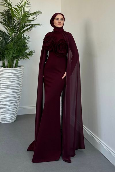 MERVEN AKYÜZ Lineaa Rose Detail Cape Evening Dress Cherry Rot