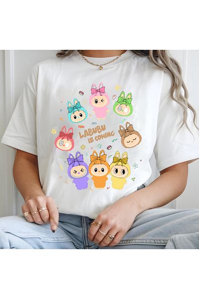 Let's Wear Labubu is coming Μπλουζάκι με στάμπα χαρακτήρων για κορίτσι