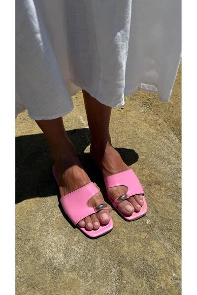 Eataly Shoes Pink Women's Slippers with Accessory Detail Window