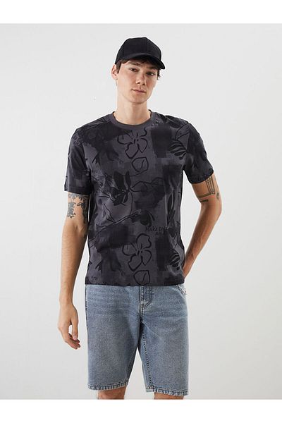 LC Waikiki New Season Crew Neck εμπριμέ χτενισμένο βαμβακερό ανδρικό Tisort - S5QB28Z8