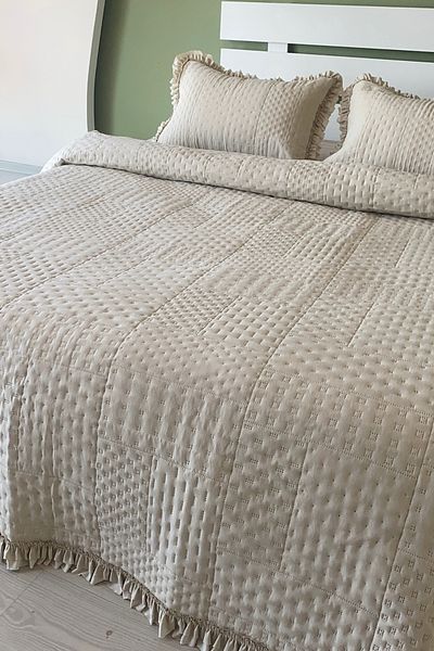 sutra Double Ruffle Bedspread Set