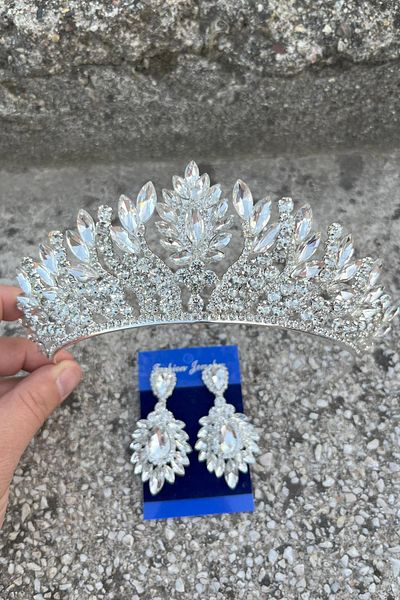 Hobigram Madeline Bridal Set – Silver Crown and Wide Shuttle Earrings Set, Henna Wedding Accessory