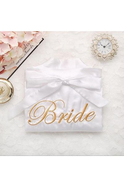 Star Fashion Bridal gown, made of satin, with three-quarter sleeves, embroidered on the back "Bride", with drawstring