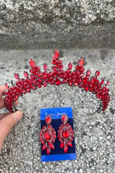 Hobigram Thalia Crown Three Shuttle Earrings Set Red – Sparkling Evening Dress Accessory with Stones for Bridal Henna Wedding