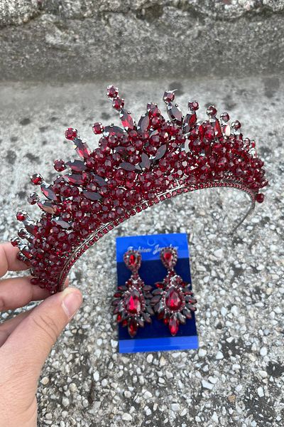 Hobigram Daisy Burgundy Crown and Wide Shuttle Earrings Set – Sparkling Evening Dress Bridal Set