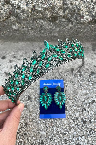 Hobigram Amara Green Crown and Thin Shuttle Earrings Set – Sparkling Evening Dress Bridal Set