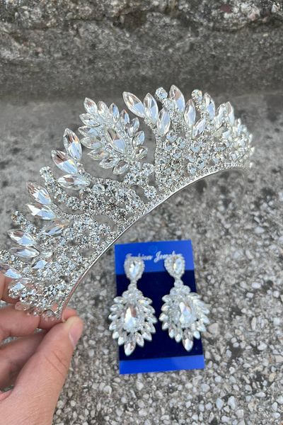 Hobigram Madeline Bridal Set – Silver Crown and Wide Shuttle Earrings Set, Henna Wedding Accessory