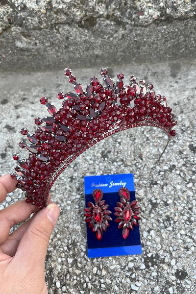 Hobigram Daisy Burgundy Crown and Thin Shuttle Earrings Set – Sparkling Evening Dress Bridal Set