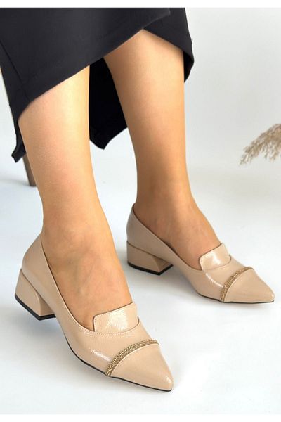CONAHOME Liina Beige Patent Leather Heeled Shoes