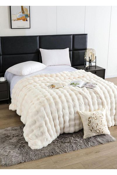 FIONNA.RO Rabbit Faux Fur Blanket With Zipper - Cream