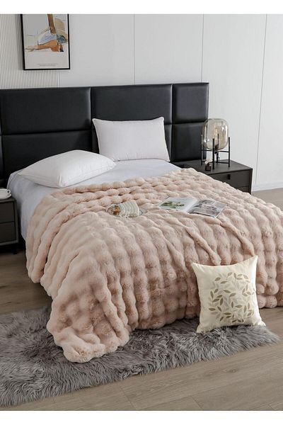 FIONNA.RO Rabbit Faux Fur Blanket With Zipper - Beige Pink
