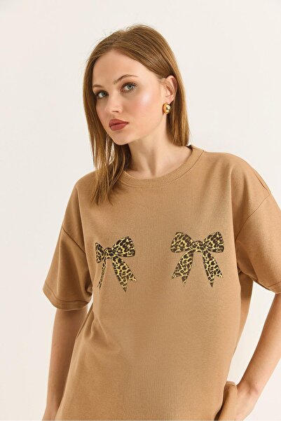 Raneel Kazançlı Alışveriş Basic Tshirt Mink with Ribbon Print Detail