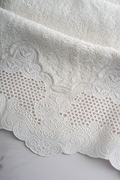 Nazik Home Рушник з вишивкою ірису (30 x 50 см)