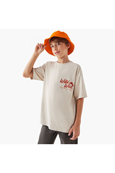 Juniors تي شيرت بطبعة جرافيكية ورقبة دائرية وأكمام قصيرة