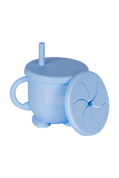 Babies Basic كوب سيليكون متعدد الأغراض 2 في 1 من بيبيز بيسيك مع ماصة أو غطاء للوجبات الخفيفة - أزرق