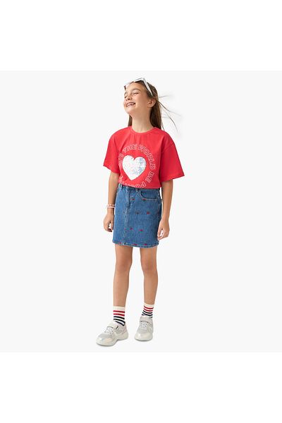 Juniors Sequin Embellished Heart Crew Neck T-shirt with Short Sleeves