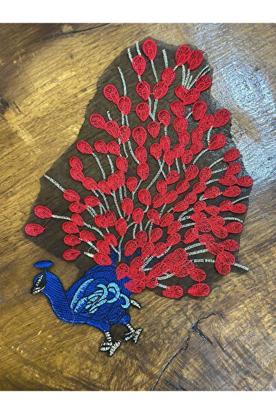 Gönülden Tasarım BRODAT ROȘU PUFĂ ARMĂȚĂ APLICATĂ 33X22 CM