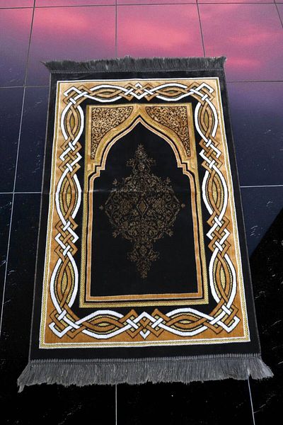 ALEYNA KADİFE Velvet Şipinger 1 Piece Prayer Rug Hajj and Umrah Gift Prayer Rug