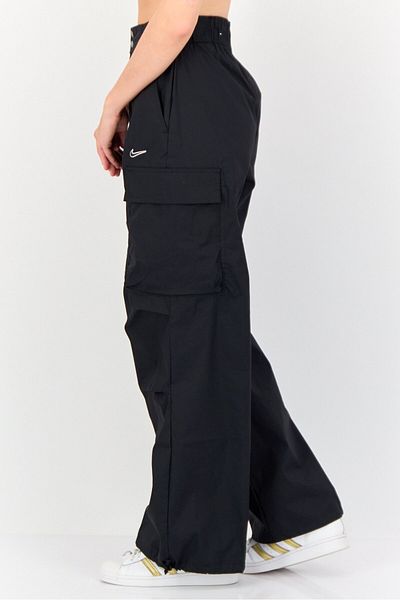 Nike Women Loose Fit Outdoor Track Pants, Black