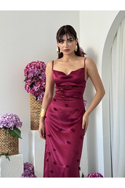 zoezoe Φόρεμα Premium Satin με λαιμόκοψη Degaje με λεπτομέρεια λουλουδιών 3D