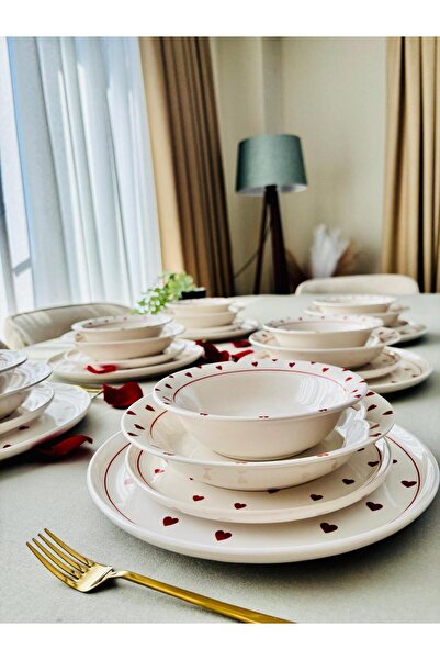VENÜS HOME DECORATION Kalp Model 6 Kişilik 24 Parça Yemek Takımı (Kırmızı)