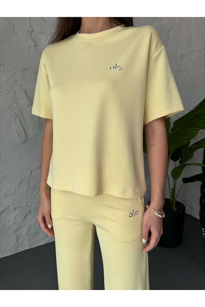 Elif Özbey Butik Yellow Print Detailed Short Sleeve Suit