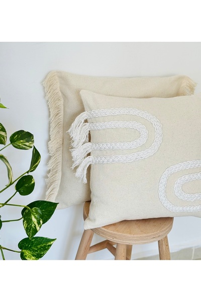HOUSERİCH Special Design Macrame and Tassel Detailed 100% Cotton Handmade Set of 2 Throw Pillow Cases