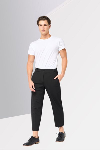 Tommy Hilfiger Men Regular Fit Solid Straight Leg Pants, Black