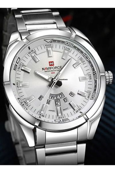 Naviforce Men's Analog Watch – Stainless Steel Strap, Classic Quartz Timepiece