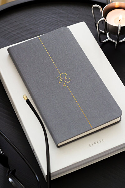 Matt Notebook Седмичен джобен дневник от лен за 2026 г., 12 месеца, цвят дим