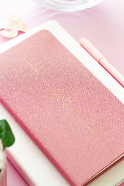 Matt Notebook Εβδομαδιαία λινό τσέπη Ατζέντα 2026 Έτος 12 μηνών Ροζ