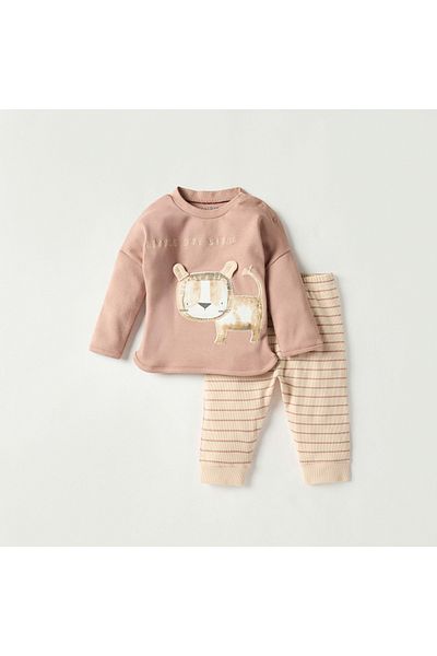Juniors Lion Applique Long Sleeve T-shirt and Elasticated Pyjama Set