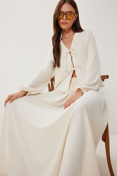 Happiness İstanbul Women's Cream Tie Detail Ayrobin Blouse Skirt Suit Dd01356