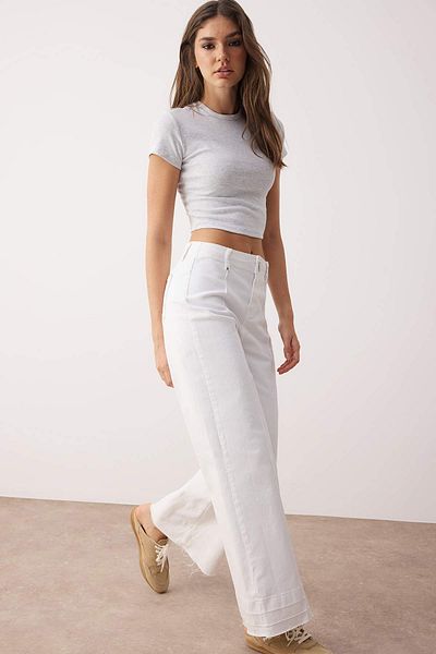Trendyol Collection White High Waist Rib Detailed Wide Leg Jeans with Cut Out Legs Twoss25Je00310
