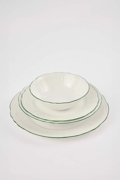 Trendyol Collection Set boluri, găuri, prăjituri și farfurii de servire din porțelan, 16 piese TPHSS25TBK00025