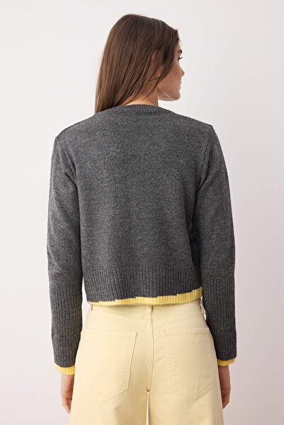 Trendyol Collection Gray Crop Color Block V-Neck Soft Textured Knitwear Cardigan Twoaw26Hi00069