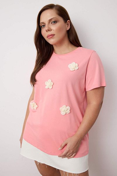 Trendyol Curve Pink Flower Accessory Detailed Regular Fit Large Size T-Shirt Tbbss25Bf00065