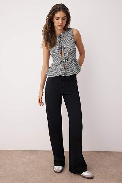 Trendyol Collection Black Gingham Patterned Tie Detail Sleeveless Stretch Knitted Blouse Twoss25Bz00410