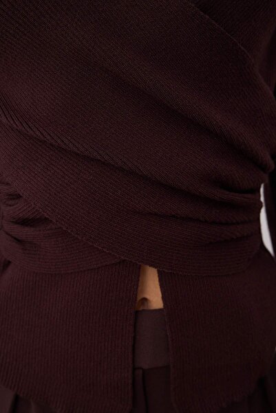 Trendyol Collection Кафяв пуловер от първокласна/специална прежда с прилепнал/драпирано трикотажно изделие TWOAW26KZ00061