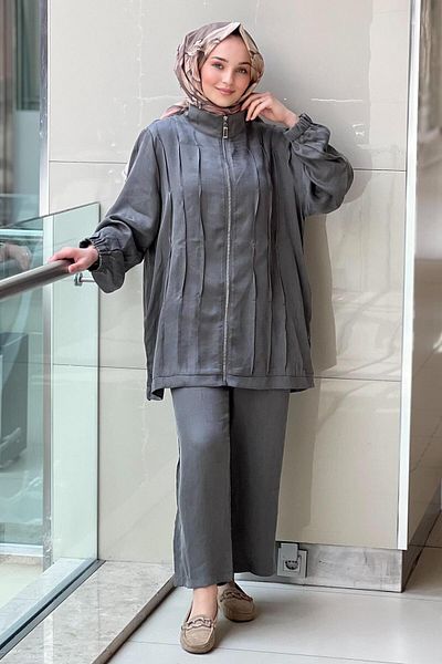 Mahal Lissmore Pleated Detailed Cap Pants Cupra Set