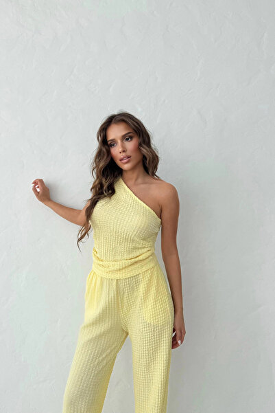 Aventien One Shoulder Seersucker Fabric Yellow Blouse Trousers Set