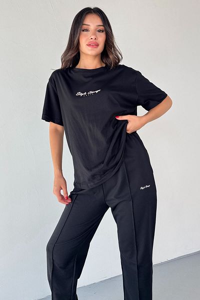 Cappmoda TKM-0051 تي شيرت أسود بنمط تغيير مكتوب وبنطلون بأرجل مطاطية طقم مكون من قطعتين