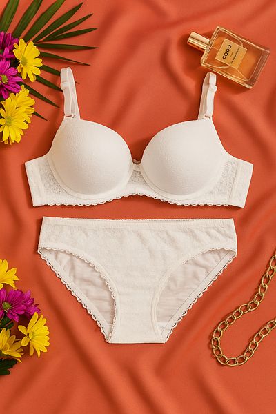 pae Unfilled Underwire Gathering Quality Laser Patterned Bra and Panty Set
